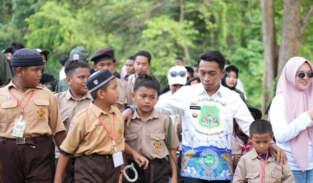 Latih Kepemimpinan Siswa Sekolah Rakyat Sidrap, Ini Pesan Bupati Syaharuddin
