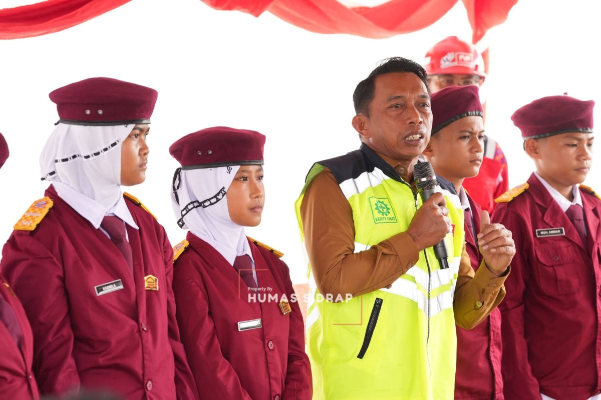Latih Kepemimpinan Siswa Sekolah Rakyat Sidrap, Ini Pesan Bupati Syaharuddin