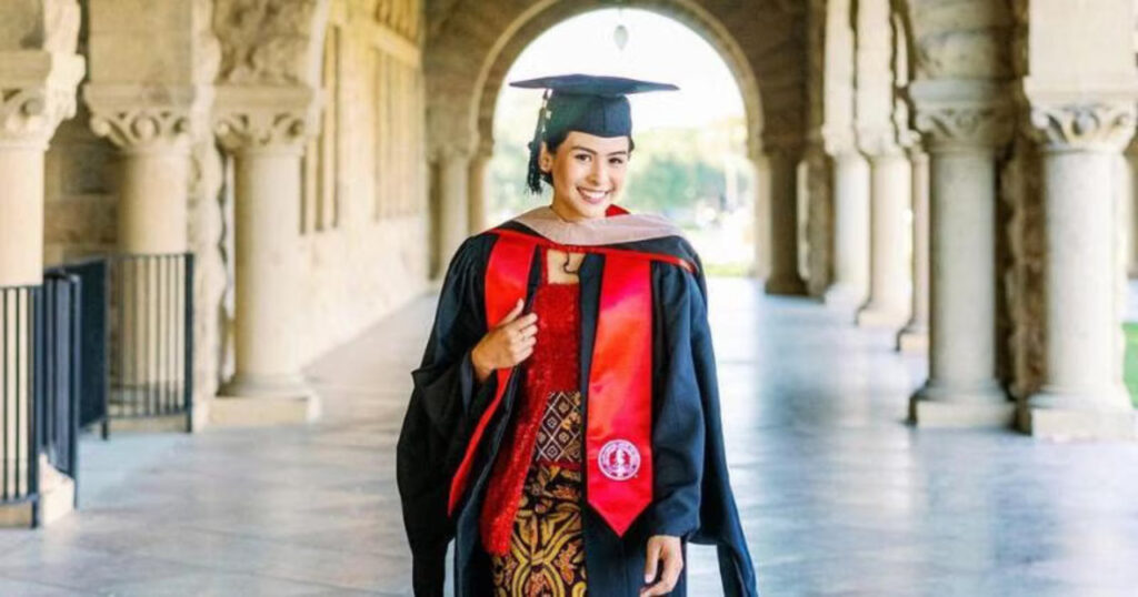 Gak Cuma Cantik! Maudy Ayunda Buktikan Bisa Taklukkan Dunia dengan Prestasi Segudang!