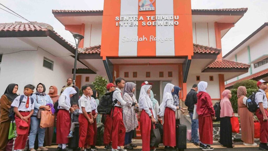Pesan Haru Prabowo: Jangan Malu Jadi Anak Pemulung, Tetap Bisa Sukses di Sekolah Rakyat