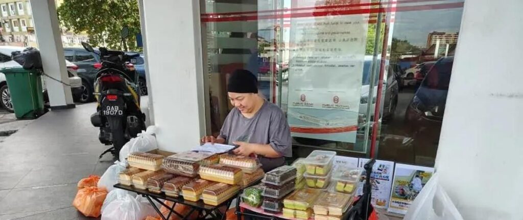 Ibu Penderita Kanker Stadium 4 Tetap Jual Kue Demi Anak, Kisahnya Viral!
