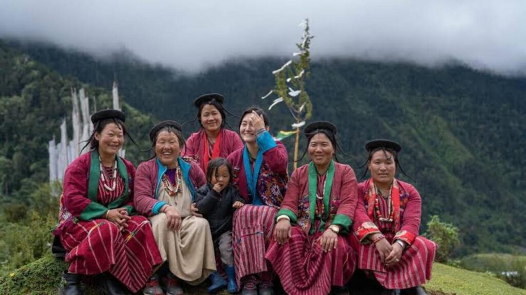 Jadi Negara Paling Bahagia di Dunia, Ternyata Warga Bhutan Punya Kebiasaan Sederhana Ini