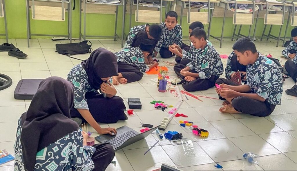 Pendidikan Kemandirian dalam Pendampingan Taruna Akmil di Sekolah Rakyat